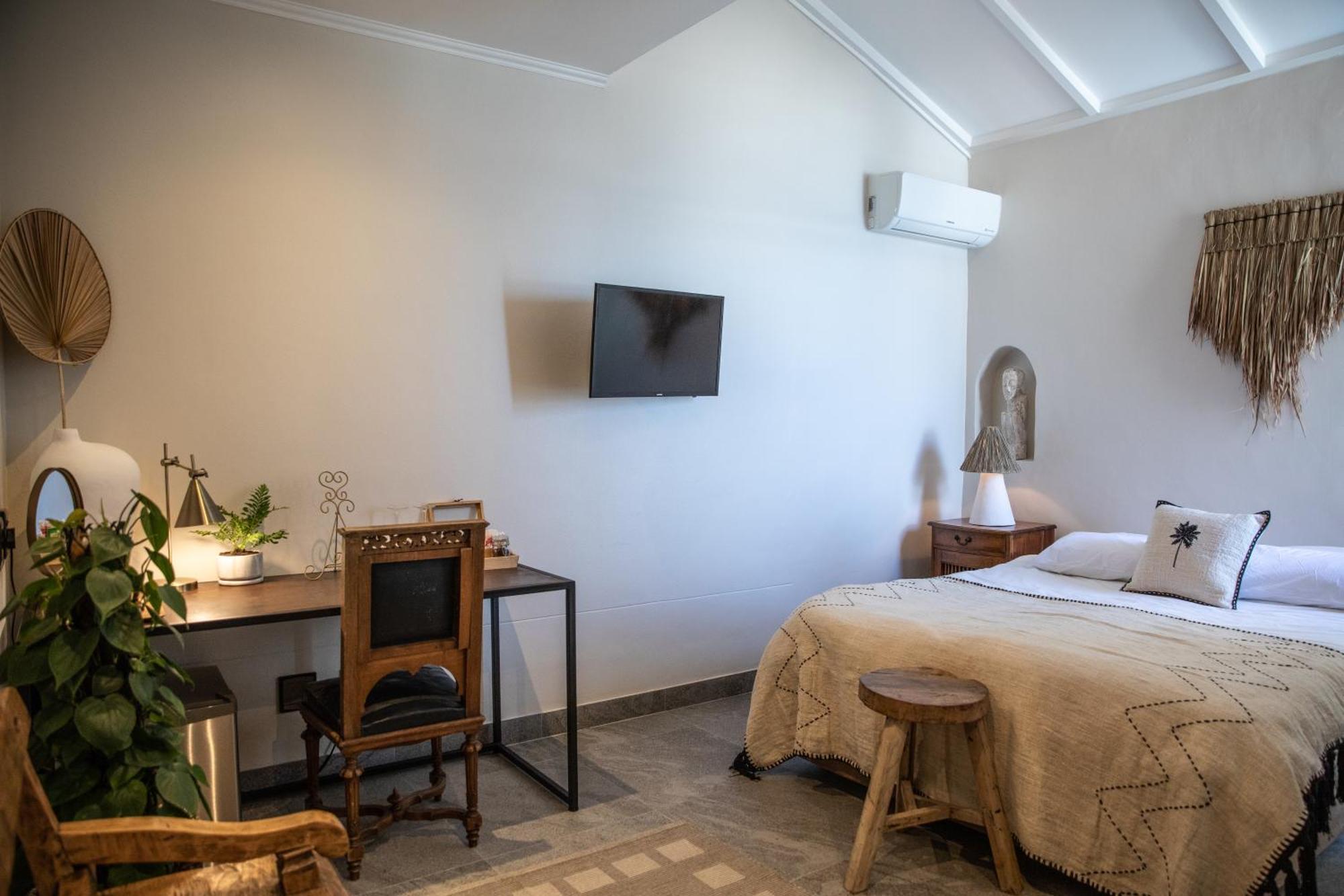 Sea Castle Camps Bay Hotel